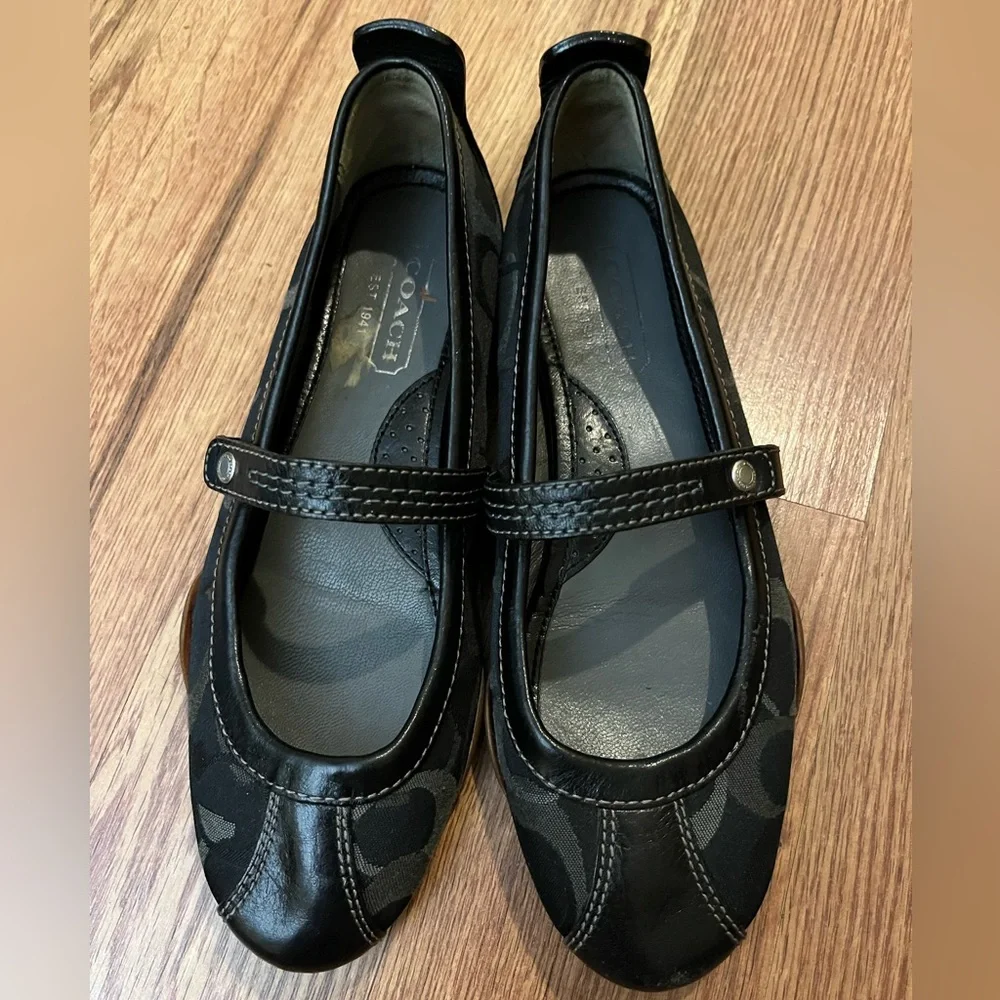 Coach Women's Black Signature Logo Mary Jane Shoes Leather and Canvas Joy Size 5 - Picture 2 of 15